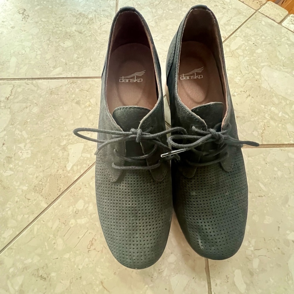 Dansko size 9 Black Perforated Suede Lace up Oxford with chunk heel
